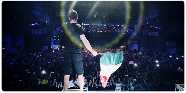Chuck Comeau condemned Donald Trump in a speech on stage in Mexico City
